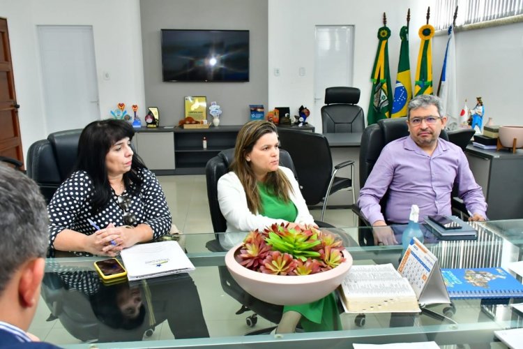 Prefeitura, MP e TCE discutem a situação dos catadores de recicláveis em Floriano