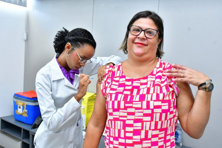 Floriano realiza ação estratégica de atualização vacinal para servidores municipais