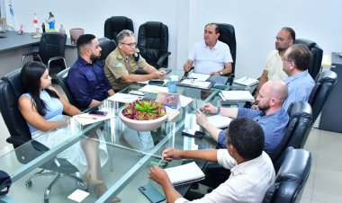 Prefeito Antônio Reis cria Comitê Gestor de Crise e discute ações de prevenção às chuvas em Floriano