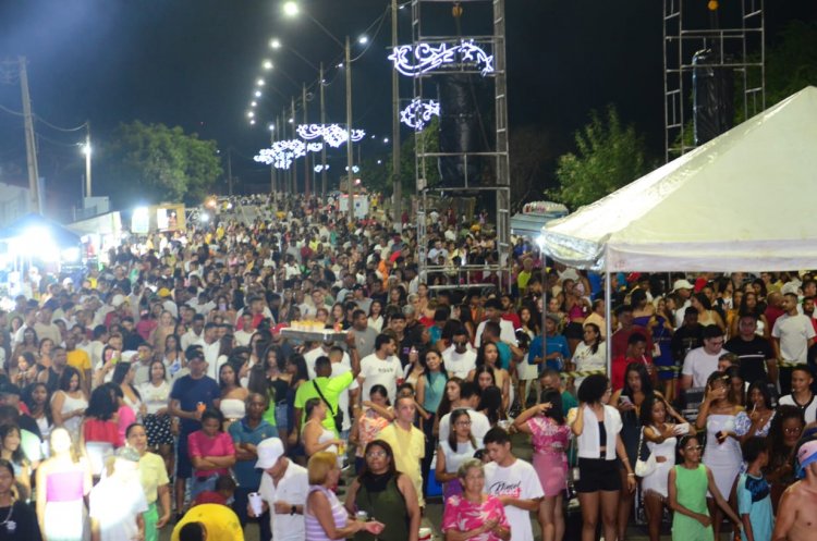 Réveillon da Nossa Gente atrai multidão na Beira-Rio