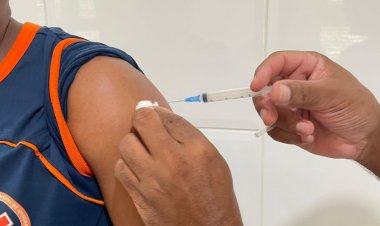 Prefeitura de Floriano realiza imunização de quase 800 profissionais de saúde