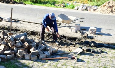Prefeitura de Floriano realizou 'Operação Tapa-Buracos' em onze bairros da cidade no mês de maio