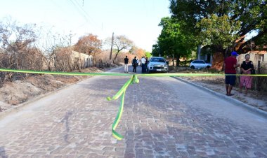 Prefeitura de Floriano entrega mais seis ruas calçadas à população nos 128 anos da cidade