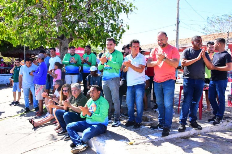 Regata de Canoas movimenta o domingo na beira-rio com apoio da Prefeitura de Floriano