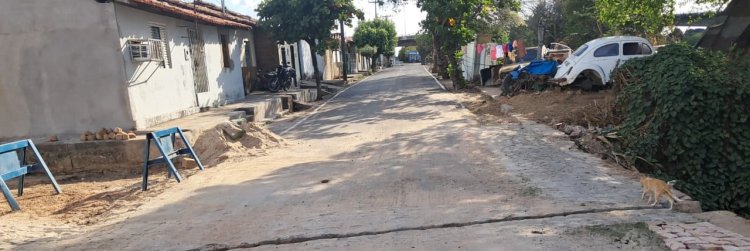 Prefeitura de Floriano percorre 13 bairros com Operação Tapa-Buracos no mês de agosto