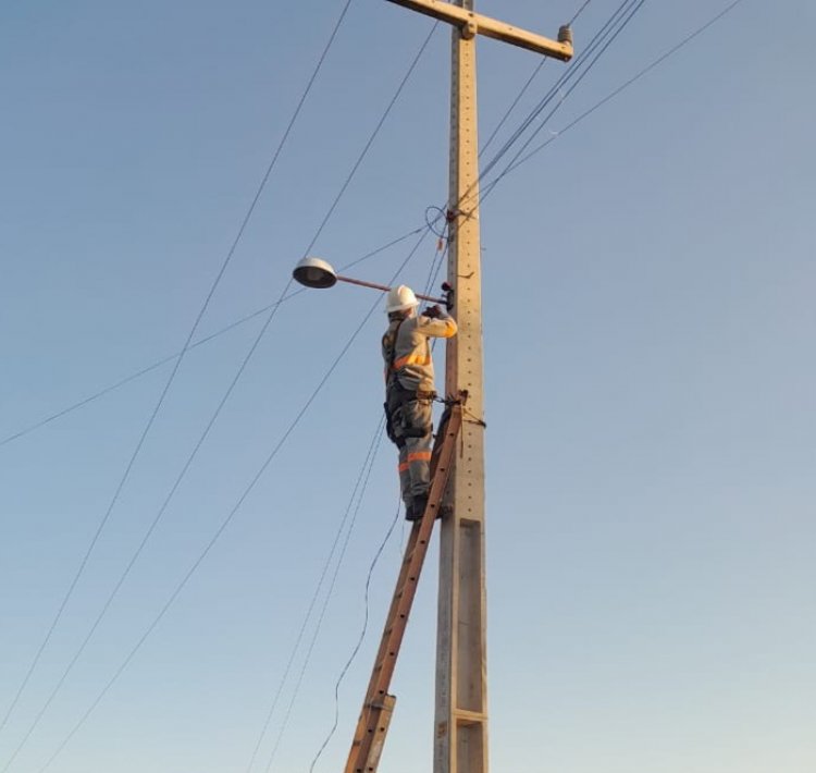 Infraestrutura de Floriano realiza mais de 570 serviços de iluminação pública no mês de agosto