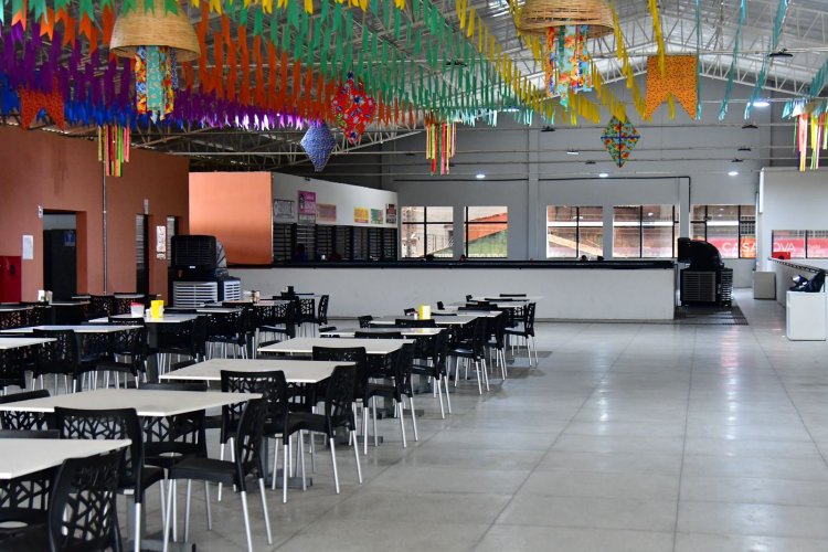 Prefeitura de Floriano instala climatizadores de ar no Mercado Público Municipal