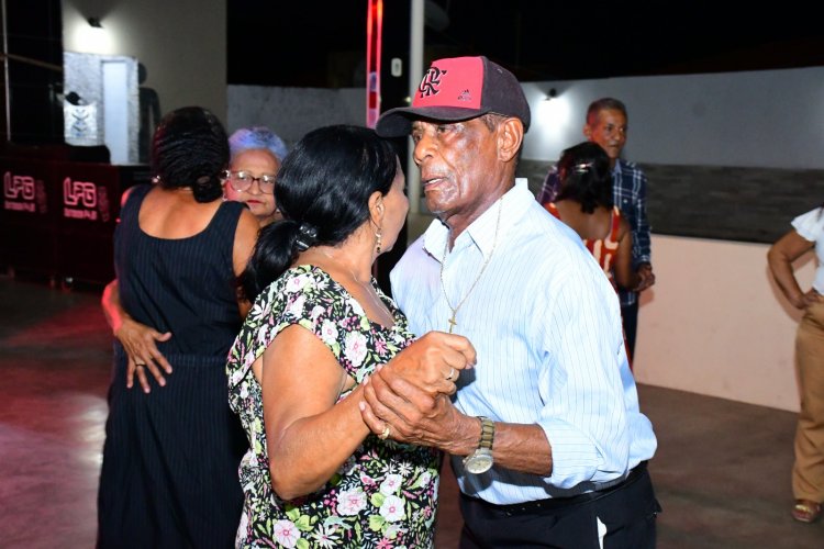 Prefeitura de Floriano realiza festa para idosos assistidos pelos programas sociais do município