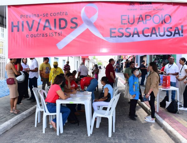 Prefeitura de Floriano inicia ações do Dezembro Vermelho no Dia Mundial de Luta contra a AIDS