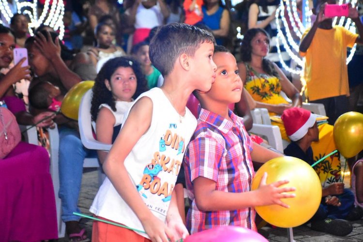 Prefeitura de Floriano realiza ação de natal para famílias assistidas pelos programas sociais do município