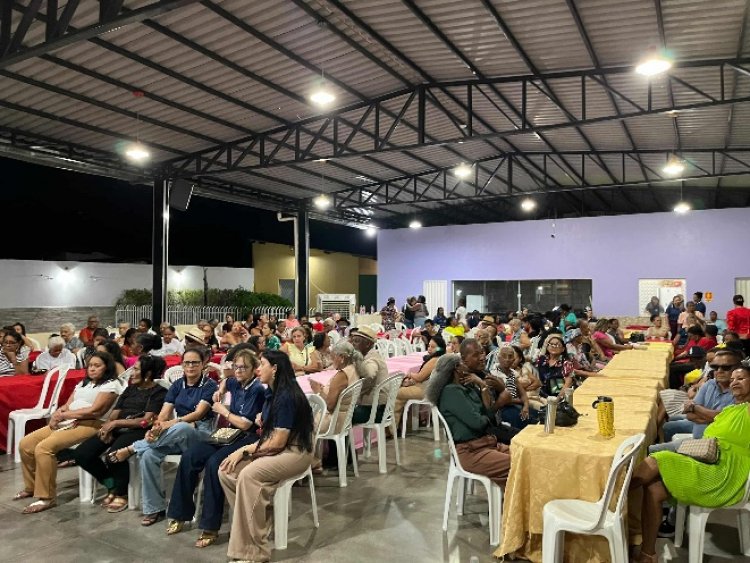Prefeitura de Floriano encerra atividades do Serviço de Convivência com confraternização para os idosos