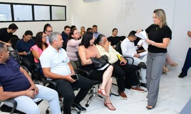 Prefeitura de Floriano realiza primeira reunião com secretariado para entrega do QDD 2026