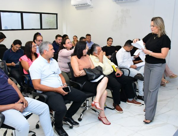 Prefeitura de Floriano realiza primeira reunião com secretariado para entrega do QDD 2026