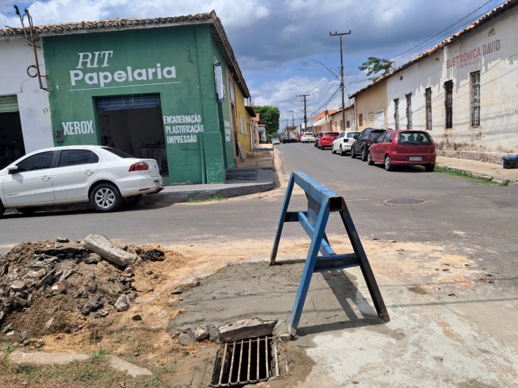 Prefeitura executa operação Tapa-buracos em 13 bairros de Floriano no mês de janeiro