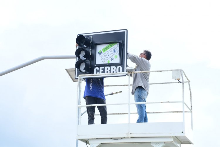 Prefeitura instala sinalização de trânsito através do OPA Floriano
