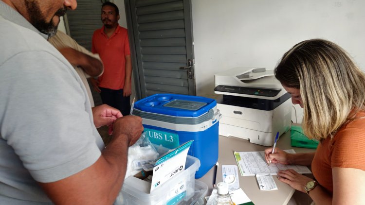 Prefeitura de Floriano reforça combate à dengue com vacinação de agentes de endemias