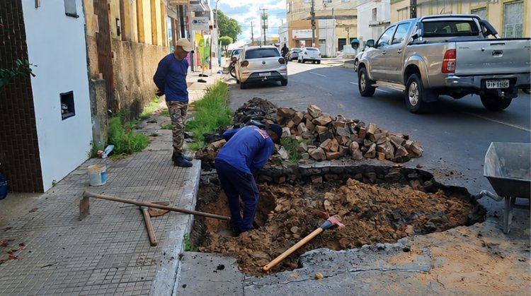 Infraestrutura de Floriano realiza Operação Tapa-Buracos em diversos pontos no mês de abril
