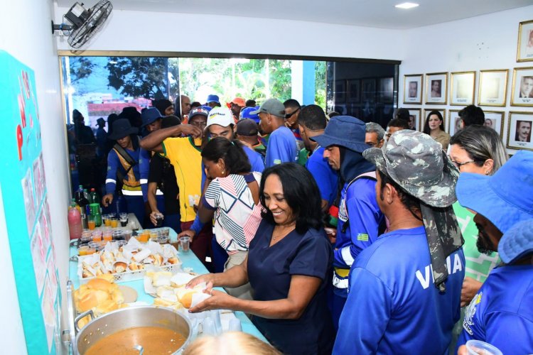 Prefeitura de Floriano realiza café da manhã em homenagem ao Dia do Gari
