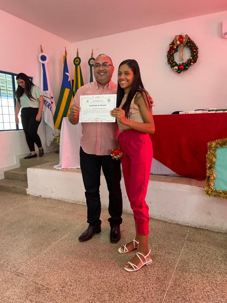 Estagiários da SEMED Floriano recebem certificado do projeto ‘Fortalecimento Pela Aprendizagem’