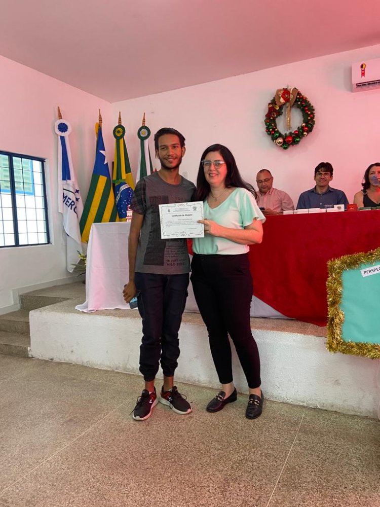 Estagiários da SEMED Floriano recebem certificado do projeto ‘Fortalecimento Pela Aprendizagem’