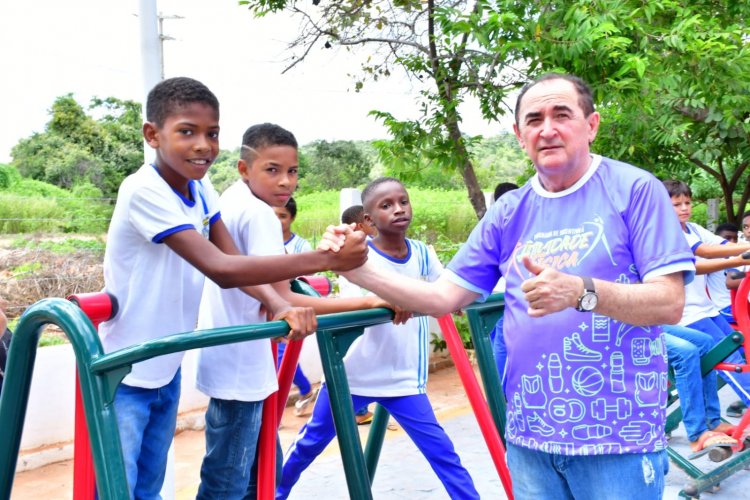 Prefeitura de Floriano inaugura academia de saúde no Distrito Amolar