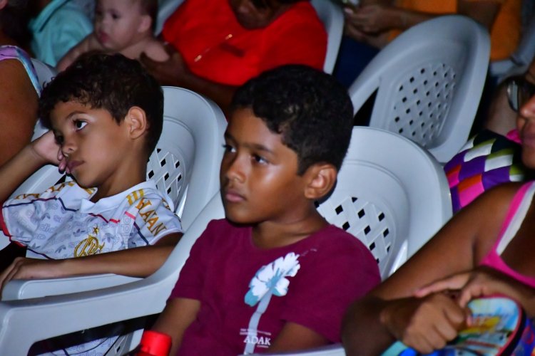 Prefeitura de Floriano promove abertura do projeto ‘Cine Social para Todos’ na praça da Bandeira 