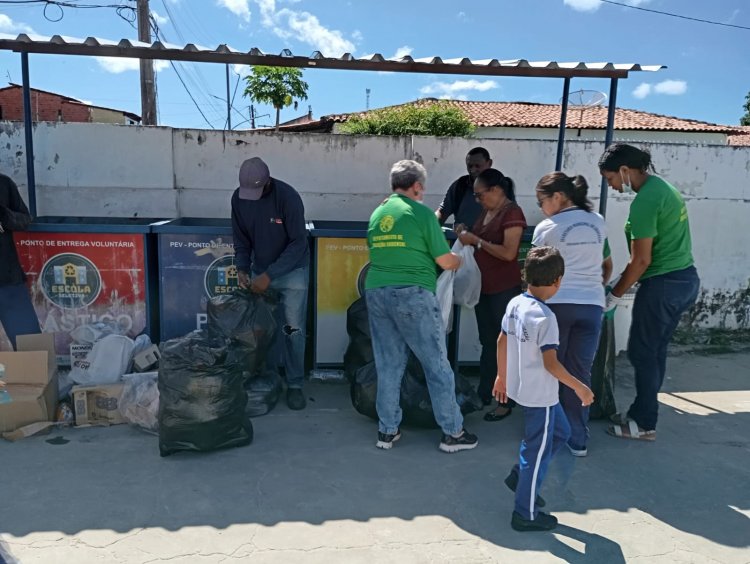 SEMAN coleta mais de 200 kg de materiais recicláveis dos projetos Escola Seletiva e ÓleoColetar