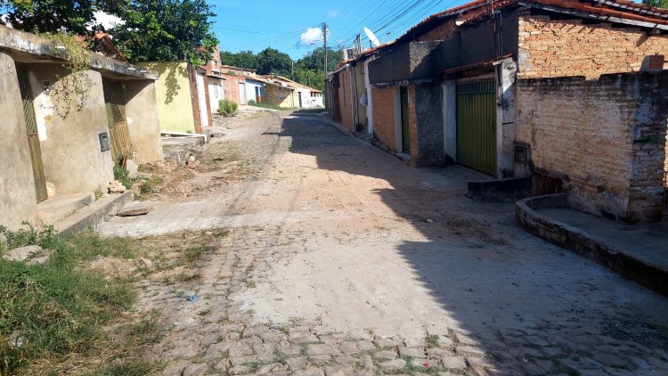 Infraestrurura: Prefeitura de Floriano realiza obras de recuperação em 15 ruas da cidade