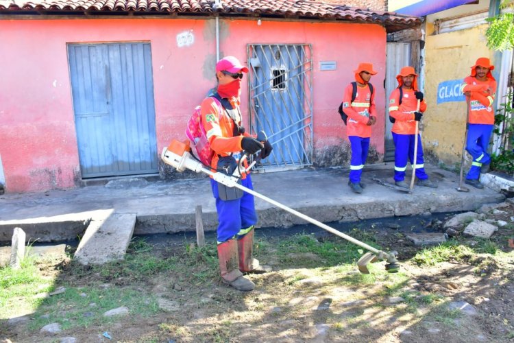 Prefeitura de Floriano lança 3ª edição do 'Nosso Bairro é Limpeza' no bairro Matadouro