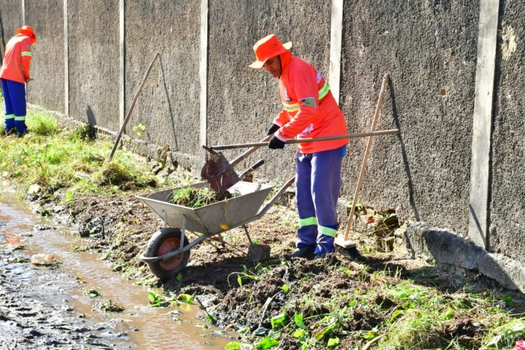 Prefeitura de Floriano lança 3ª edição do 'Nosso Bairro é Limpeza' no bairro Matadouro