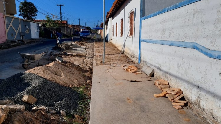 Infraestrutura de Floriano realiza recuperação de vias nas zonas urbana e rural do município