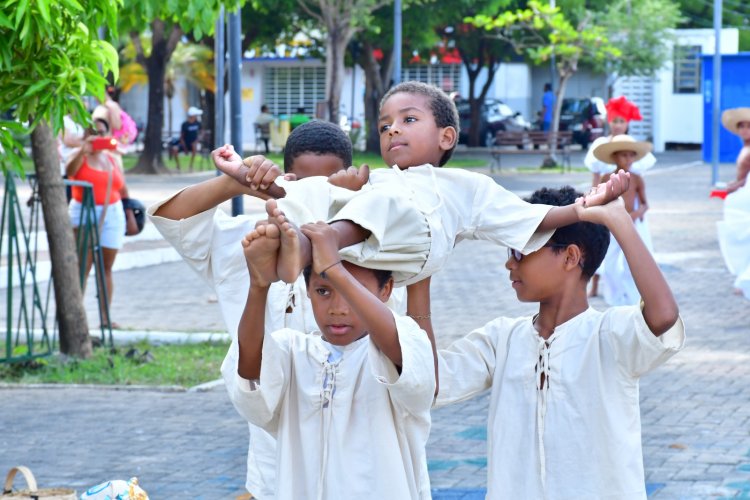 Semana da Consciência Negra de Floriano é marcada por apresentações em praça pública