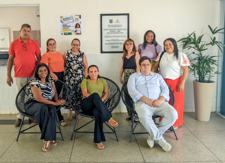 Comitiva da educação de Floriano visita escola municipal em São Raimundo Nonato