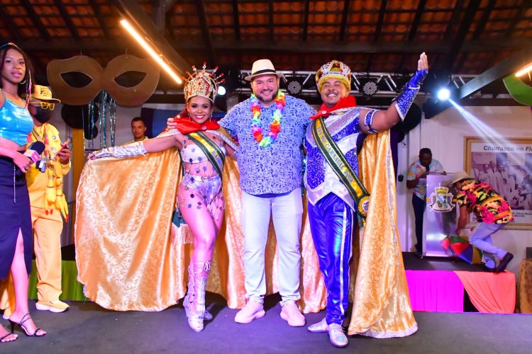 Floriano elege em clima de muita folia o rei e rainha do Carnaval 2025