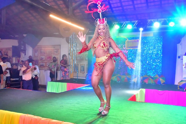 Floriano elege em clima de muita folia o rei e rainha do Carnaval 2025