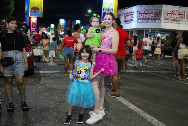 Carnaval da Família e festa no Cais: alegria contagia foliões de todas as idades