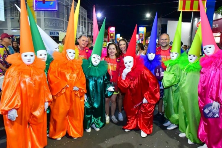 Carnaval da Família e festa no Cais: alegria contagia foliões de todas as idades