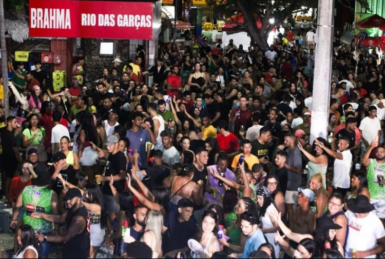 Carnaval da Família e festa no Cais: alegria contagia foliões de todas as idades