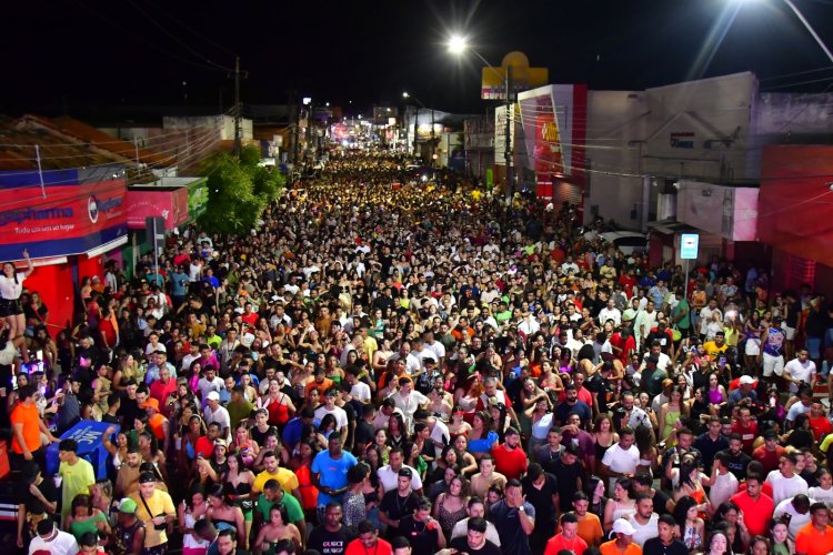 Cais e Amor: Floriano embala multidão no seu 3º arrastão com Uns Kamaradas