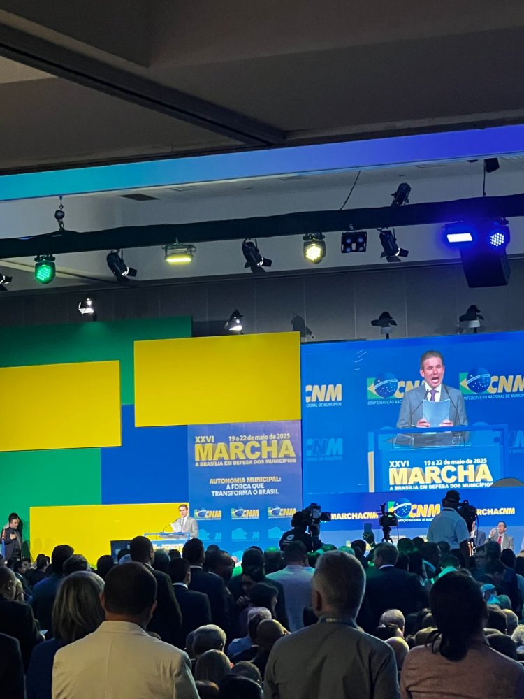 Prefeito de Floriano participa da XXVI Marcha a Brasília em Defesa dos Municípios