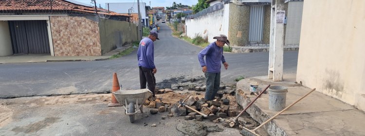 Prefeitura de Floriano realizou 'Operação Tapa-Buracos' em onze bairros da cidade no mês de maio