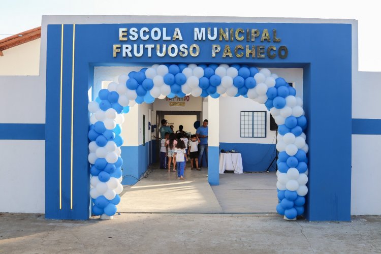 128 anos: Prefeitura de Floriano entrega reforma e ampliação de escola e reurbanização da praça do bairro N. Sra. da Guia