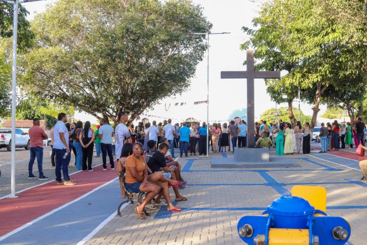 128 anos: Prefeitura de Floriano entrega reforma e ampliação de escola e reurbanização da praça do bairro N. Sra. da Guia