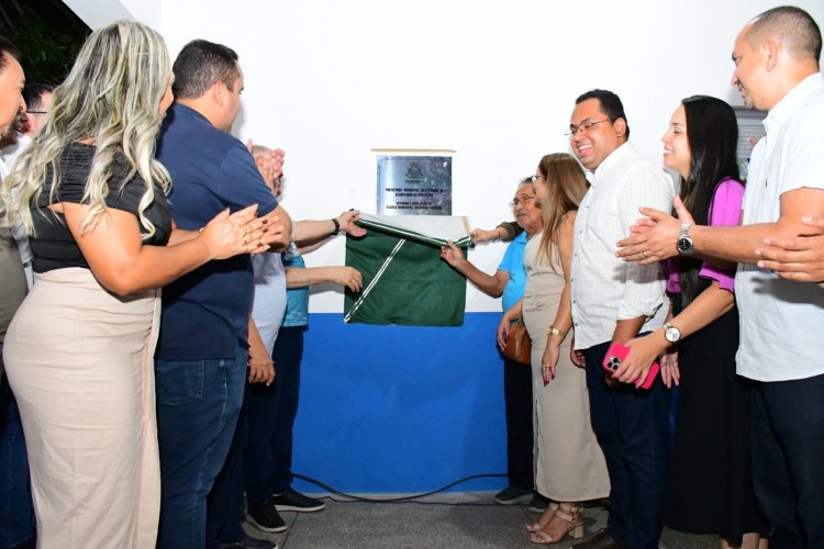 128 anos: Prefeitura de Floriano entrega reforma e ampliação de escola e reurbanização da praça do bairro N. Sra. da Guia