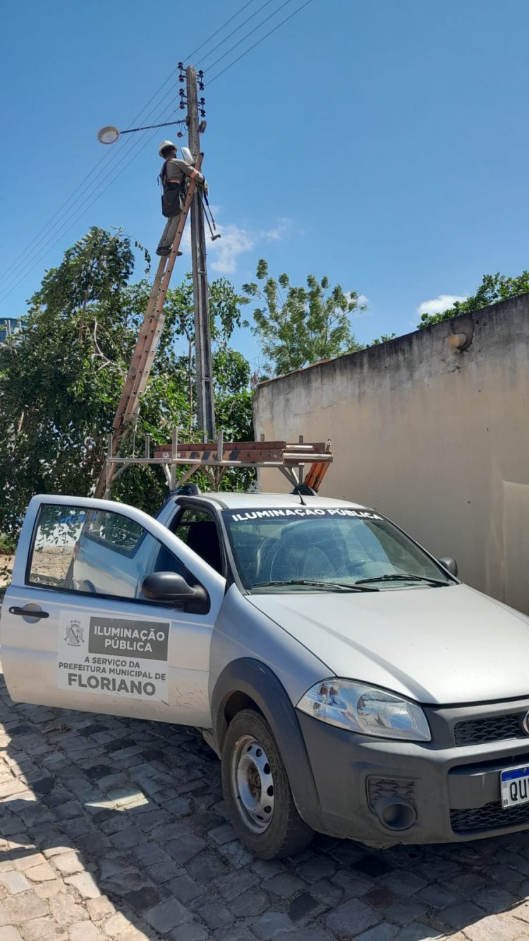 Prefeitura de Floriano realiza 590 serviços de iluminação pública no mês de outubro