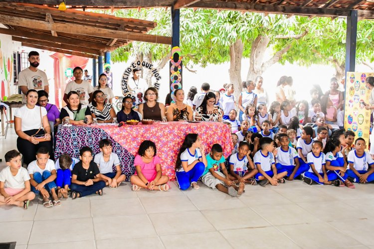 Escola municipal de Floriano realiza I Mostra Cultural sobre povos afrodescendentes