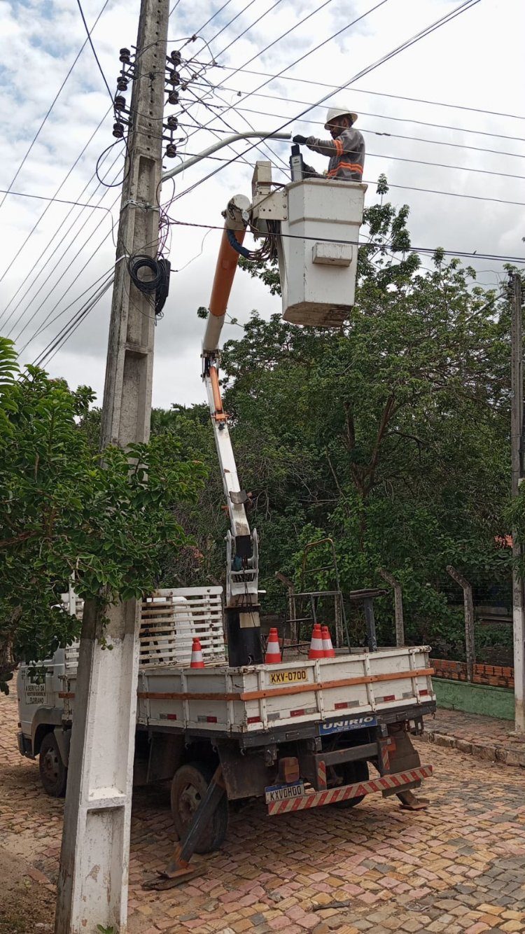 Infraestrutura de Floriano realiza quase 800 serviços de iluminação pública em janeiro