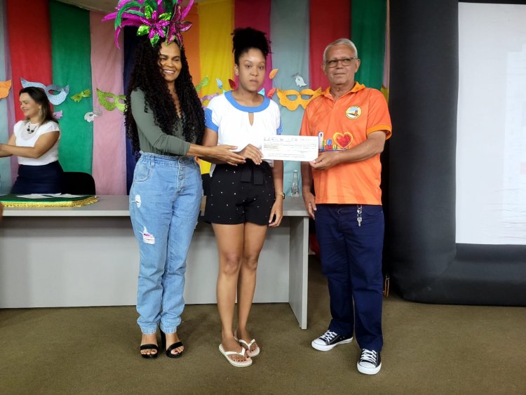 Escola de Samba ‘Os Caipiras’ é  campeã do Carnaval de Floriano pelo 3º ano consecutivo