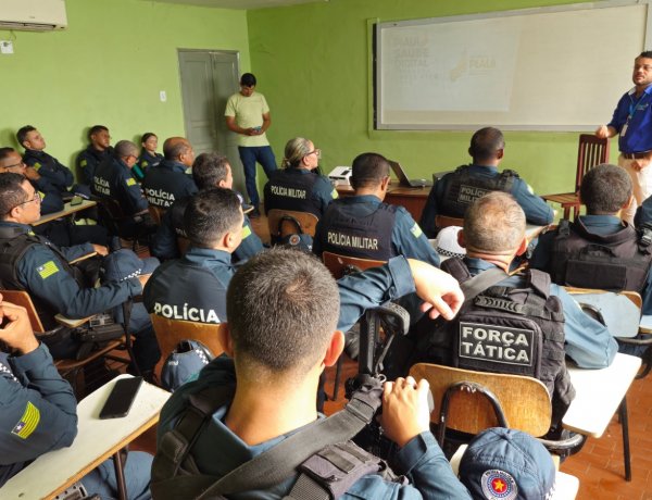 Prefeitura de Floriano apresenta serviços do Saúde Digital a policiais do 3º BPM