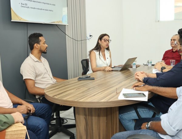 Prefeitura de Floriano recebe apresentação do projeto PET-Saúde Clima, 1º colocado no Nordeste